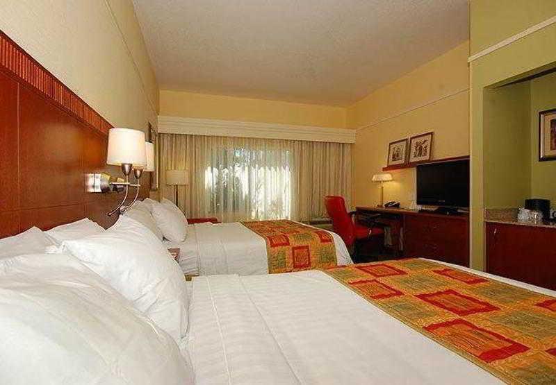 คอร์ทยาร์ด เมอร์เซด Hotel ภายนอก รูปภาพ